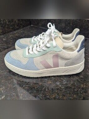 VEJA V-10 Suede SneakerMultico Natural Babe Sz7